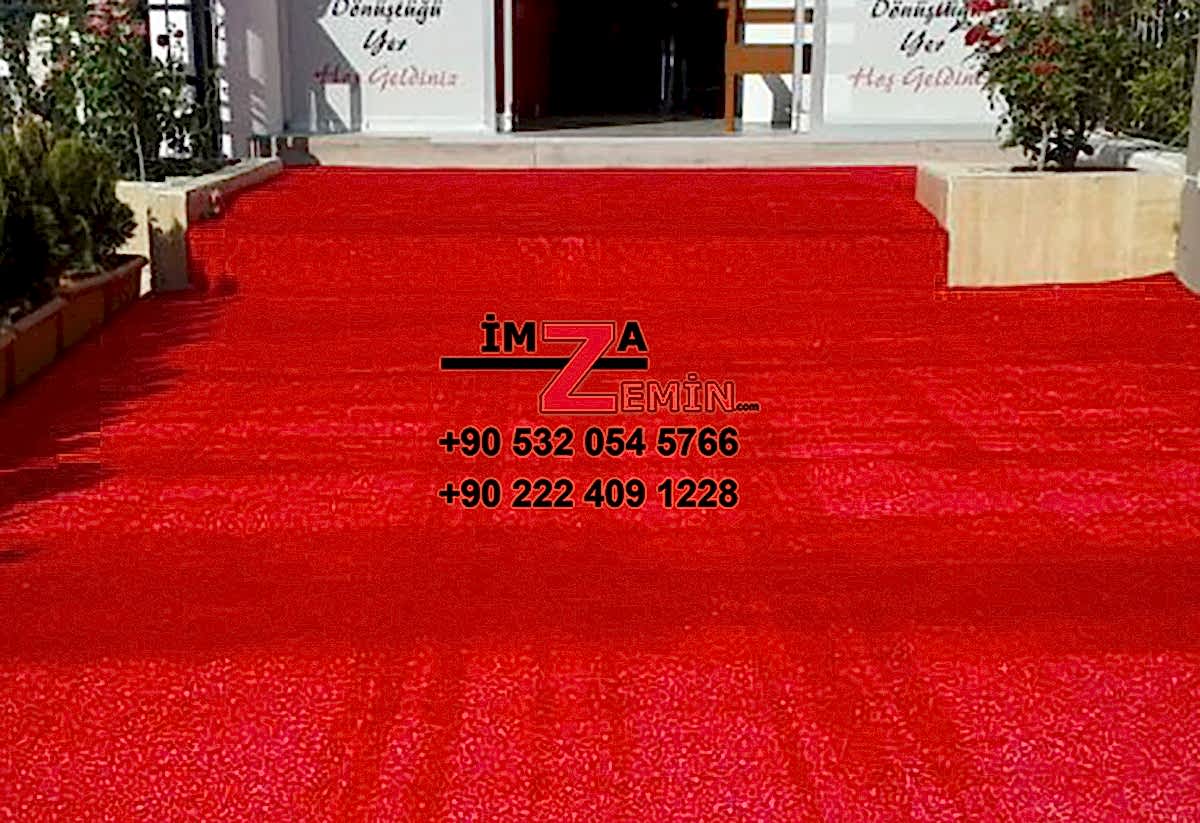 Kırmızı Çim Halı Montajı